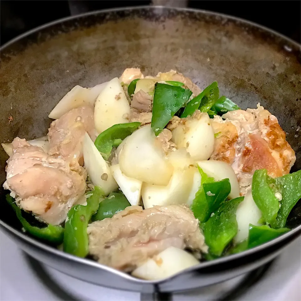 鶏と野菜の蒸し焼き|🌿𝚌𝚑𝚎𝚛𝚗𝚘🥄さん