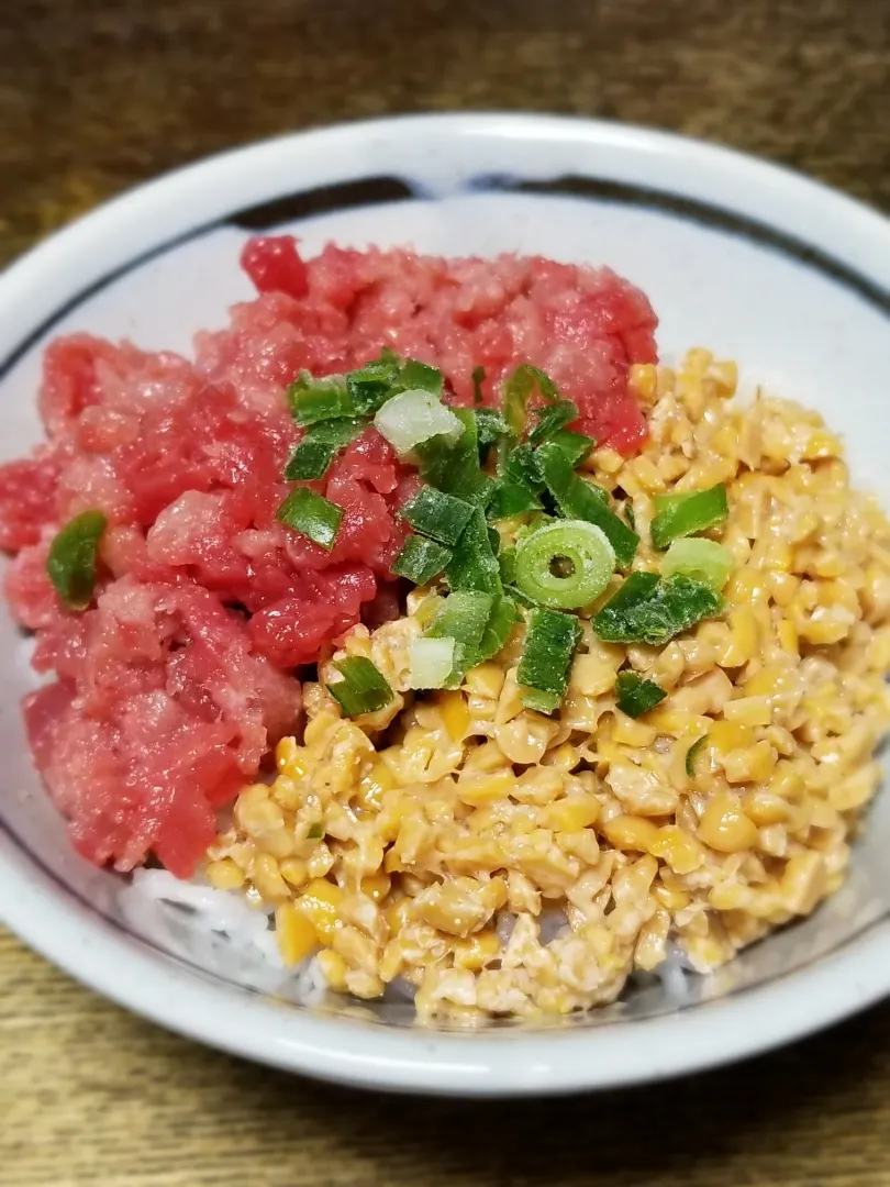 Snapdishの料理写真:パパ作👨マグロ納豆丼|ぱんだのままんさん