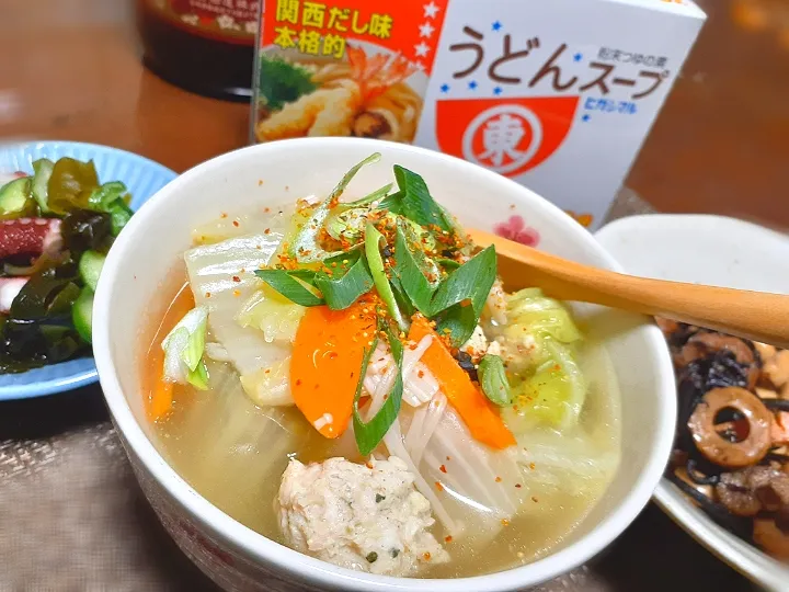 うどんスープで鶏団子と白菜スープ|びせんさん