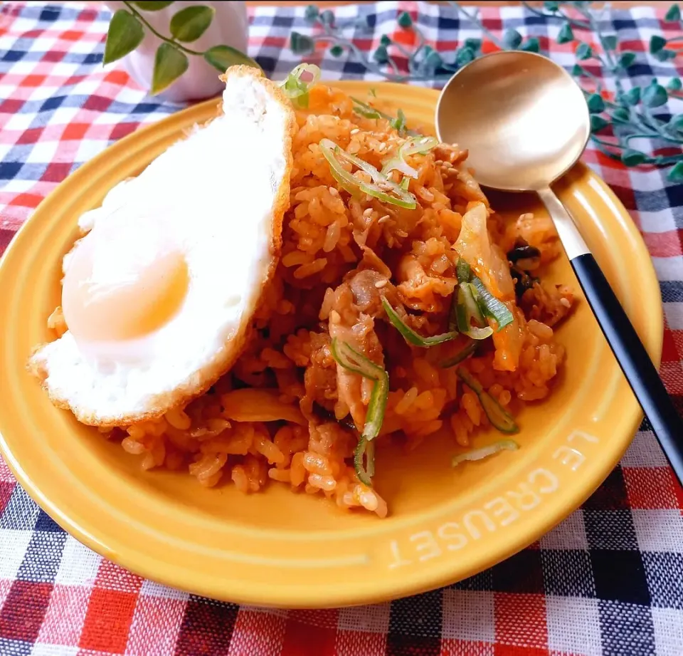 コチュジャンで豚キムチ炒飯|ナオミさん