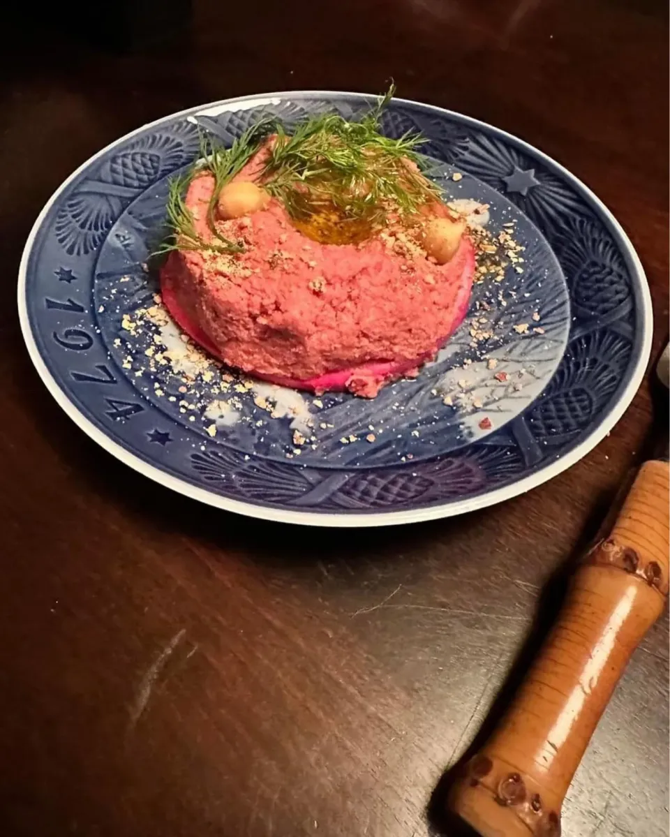 Snapdishの料理写真:ビーツのフムス　beetroot humms|KimaLABOさん