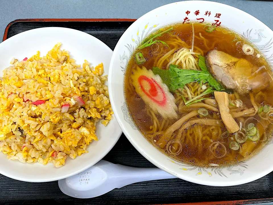 Snapdishの料理写真:#町中華　半チャンラーメン|須佐 浩幸さん