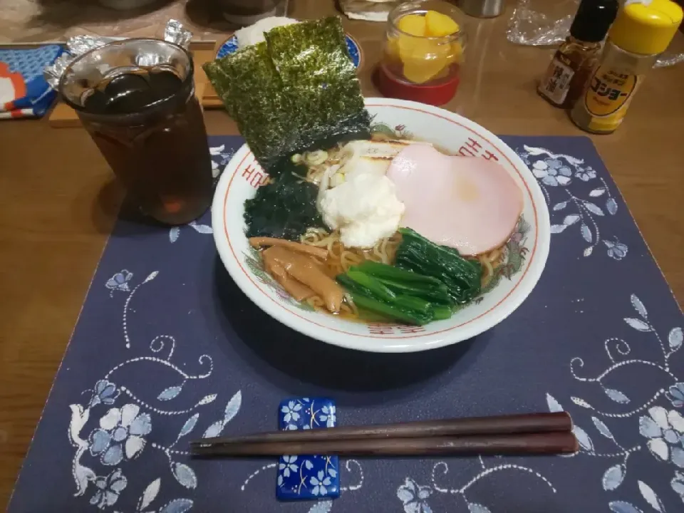 Snapdishの料理写真:とろろラーメン(昼飯)|enarinさん