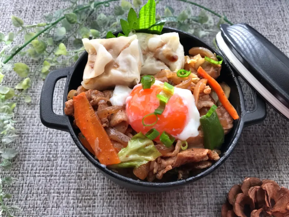 回鍋肉温玉のせ弁当【注意喚起あり‼️】|まなまな♡さん