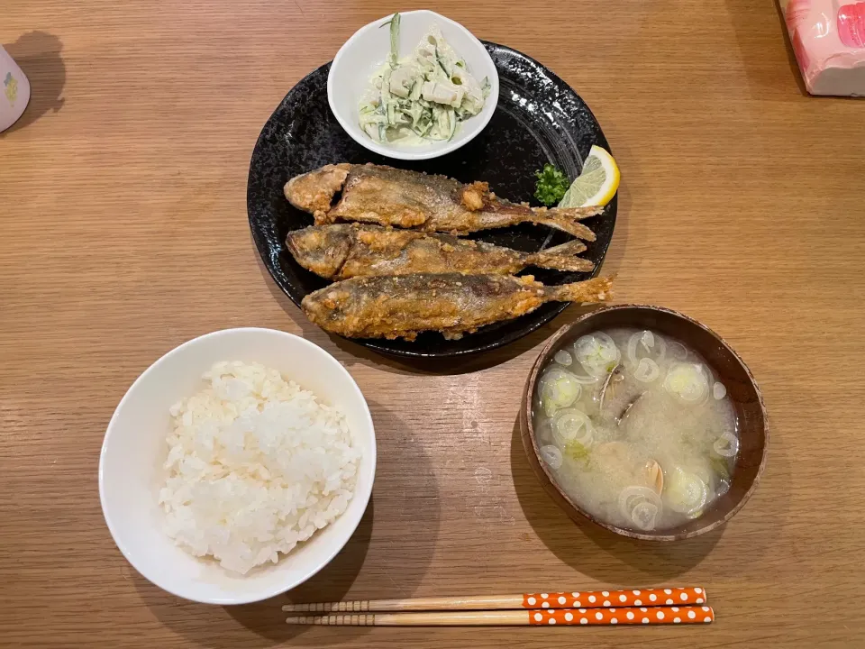 昨日の晩飯 小あじの竜田揚げ あさりとあおさの味噌汁 きゅうりとレンコンのマヨ和え|おーたたくとさん