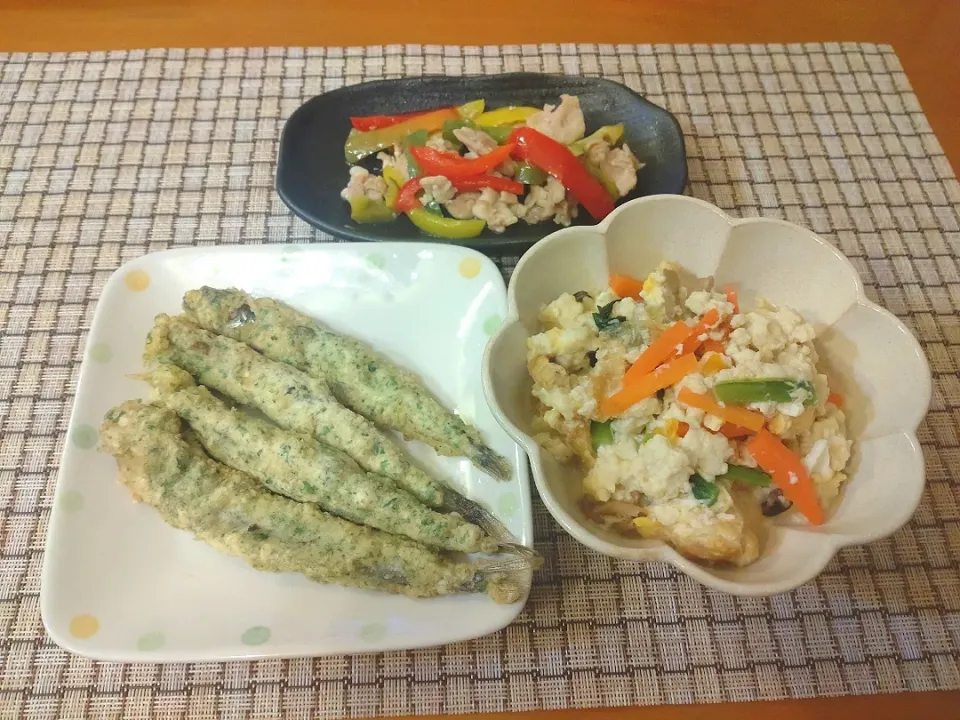 ☆ししゃも磯辺揚げ
☆豚肉と3色パプリカの炒め物
☆炒り豆腐|chikakoさん