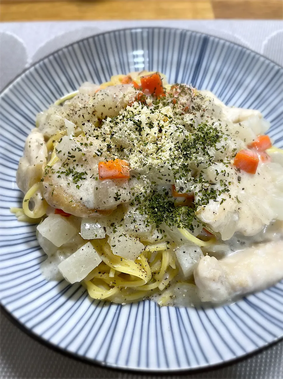 野菜スープと鶏胸肉のミルクパスタ|morimi32さん