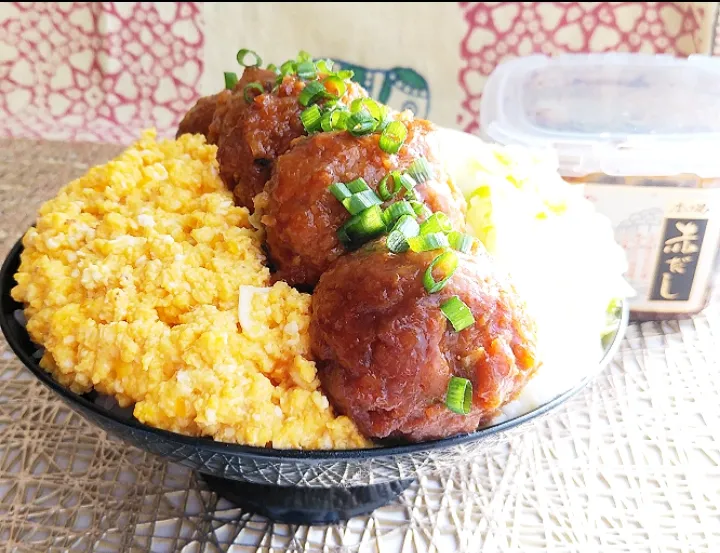 ✳️肉団子の味噌照り焼き丼✳️
✾あごだし炒り卵と白菜の昆布漬けを乗せて|ayaさん