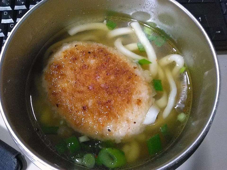 Snapdishの料理写真:なめ茸と肉そぼろ入りコロッケうどん|darkbaronさん