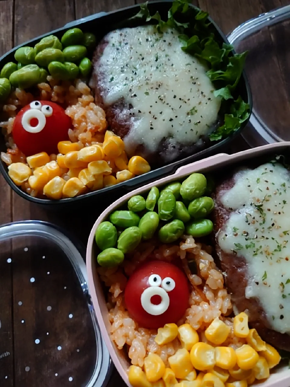 Snapdishの料理写真:漢の…長女と次女用🍱チーズハンバーグ付き混ぜご飯弁当|ᵏᵒᵘさん