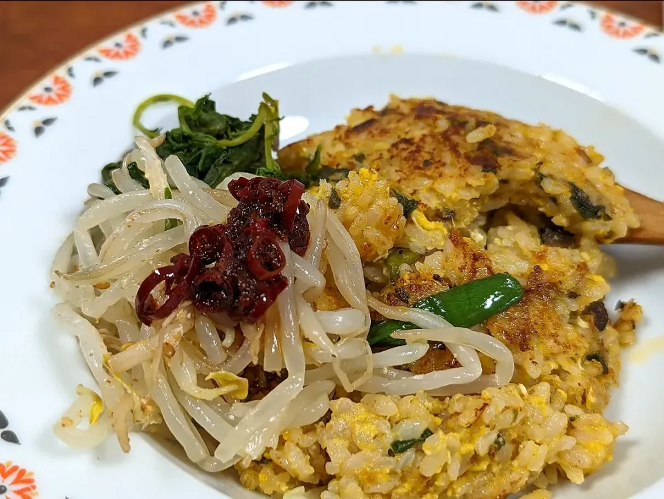 フライパンでビビンバ丼|Aya☺︎さん