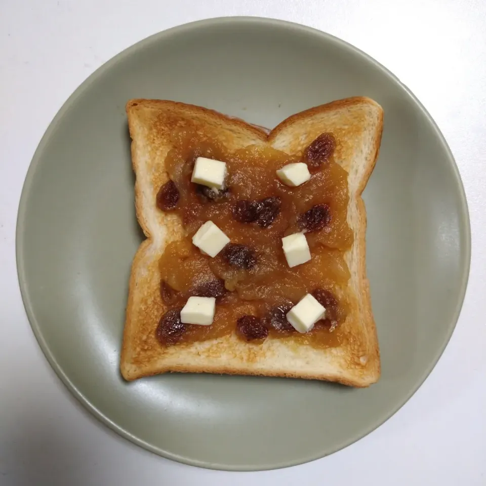 手作りりんごジャムと刻みバターのトースト|お食事パンさん