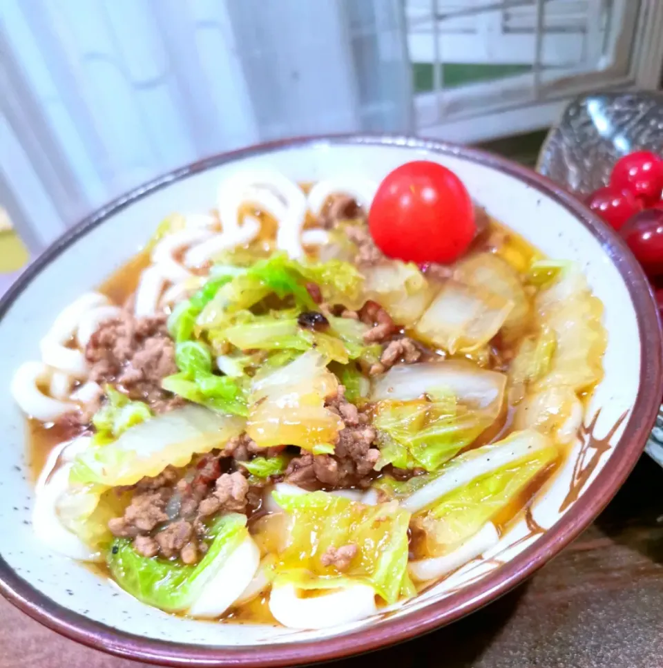 寒い雪国〜とろ〜り温まる！

牛豚ミンチうどん👌グ〜です😀|ペンギンさん