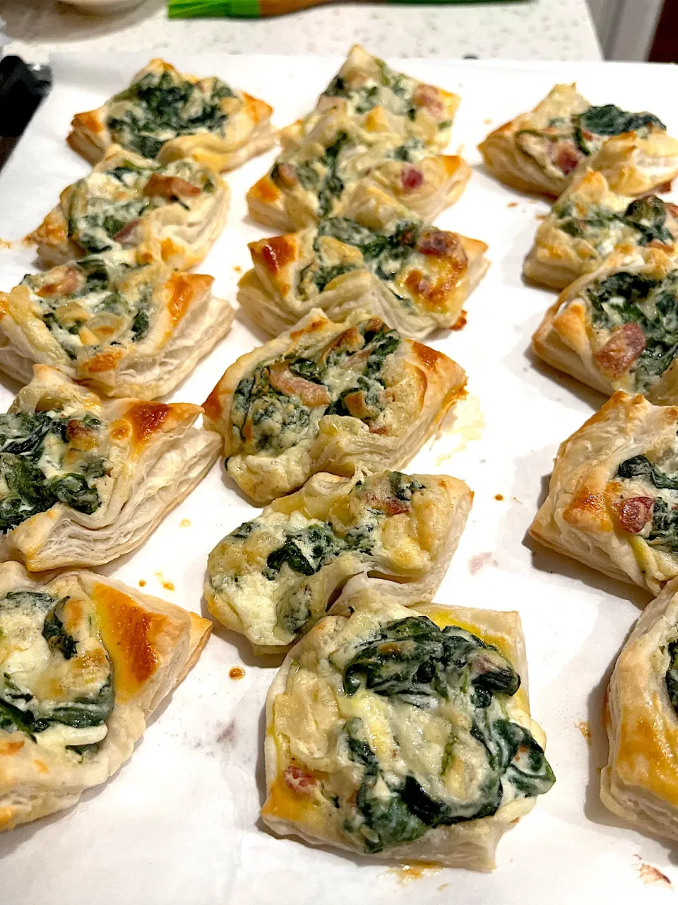 Spinach bacon puffed pastry|🌺IAnneさん