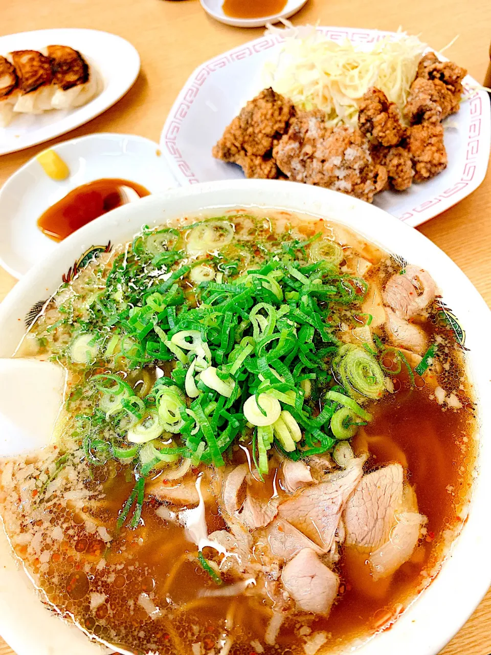 外食：ラーメンとレバーの唐揚げ|ねゆこさん