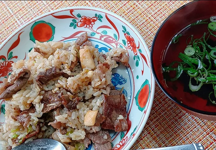 牛焼き飯|ぱいんてーるさん