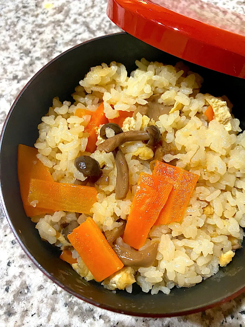 きのこの炊き込みご飯🍄|つんさん