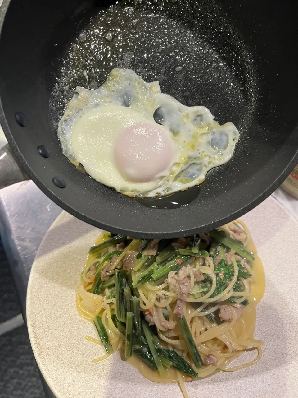 今日の賄い貧乏人風パスタ〜黒胡椒たっぷりいこ|上田 健一さん