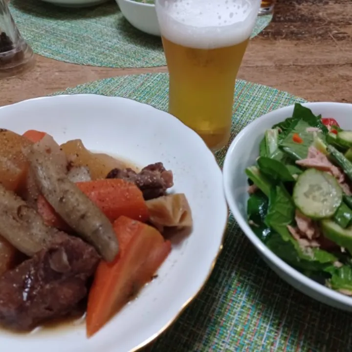 Snapdishの料理写真:オージー・ビーフのすね肉と根菜煮込み|ぱいんてーるさん