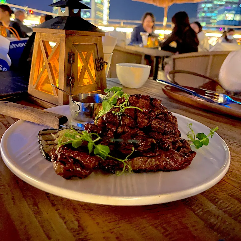 Chargrilled beef strips with roasted vegetables and gravy|skyblueさん