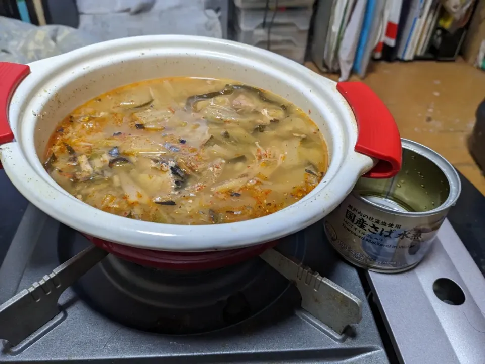 夜勤明け鯖水煮缶と減塩信州味噌で簡単サバ味噌煮鍋（昆布他野菜もたっぷり）|Tarou  Masayukiさん