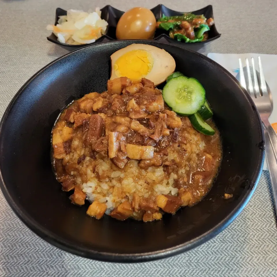 braised pork belly rice|Cindy Hoさん