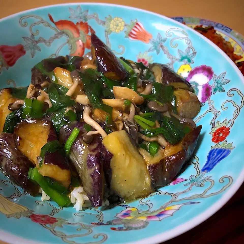 #vegan 
茄子とヒラタケの餡かけ丼|makiko_aさん