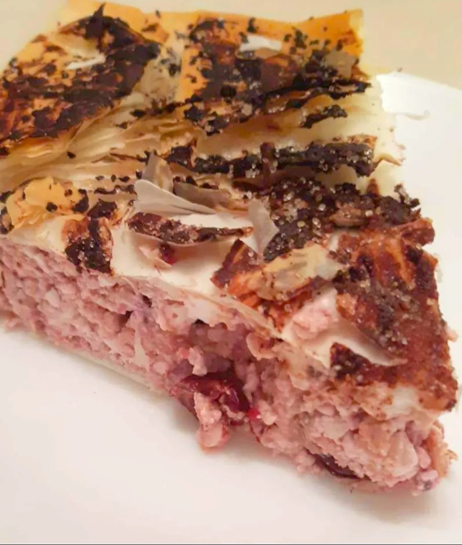 Cherry curd cake with crunchy dark chocolate|Imre Zoltánさん