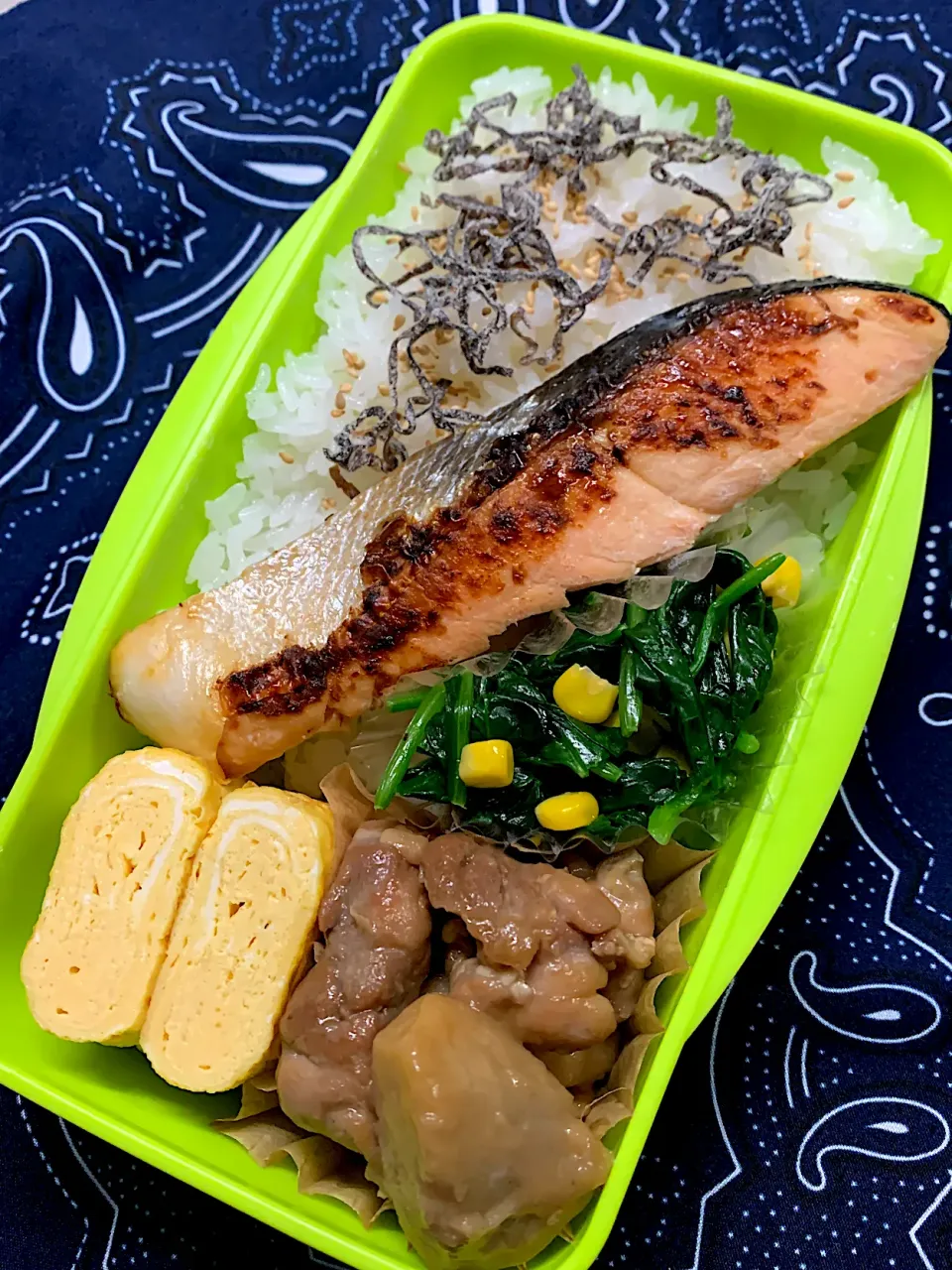 Snapdishの料理写真:シャケ弁当|ちょんさん