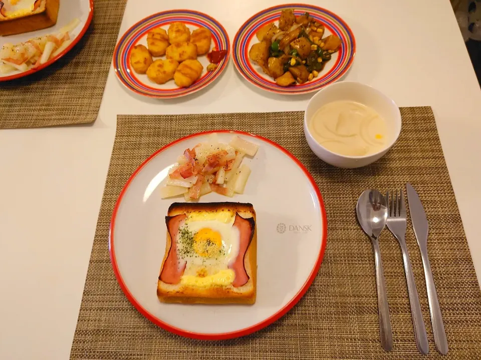 今日の夕食　太陽のちから🍞ラピュタパン、ナゲット、じゃがいものオイスターソース炒め|pinknari🐰🌈さん