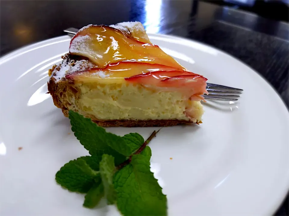 りんご🍎のチーズケーキ😋|アライさんさん