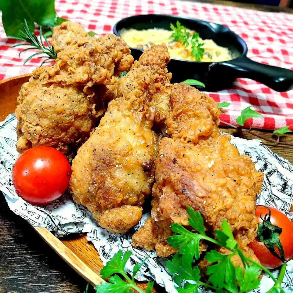 ガク魁‼︎男飯さんの料理 天ぷら粉でフライドチキン(黒胡椒味KFC風）fried chicken|とまと🍅さん