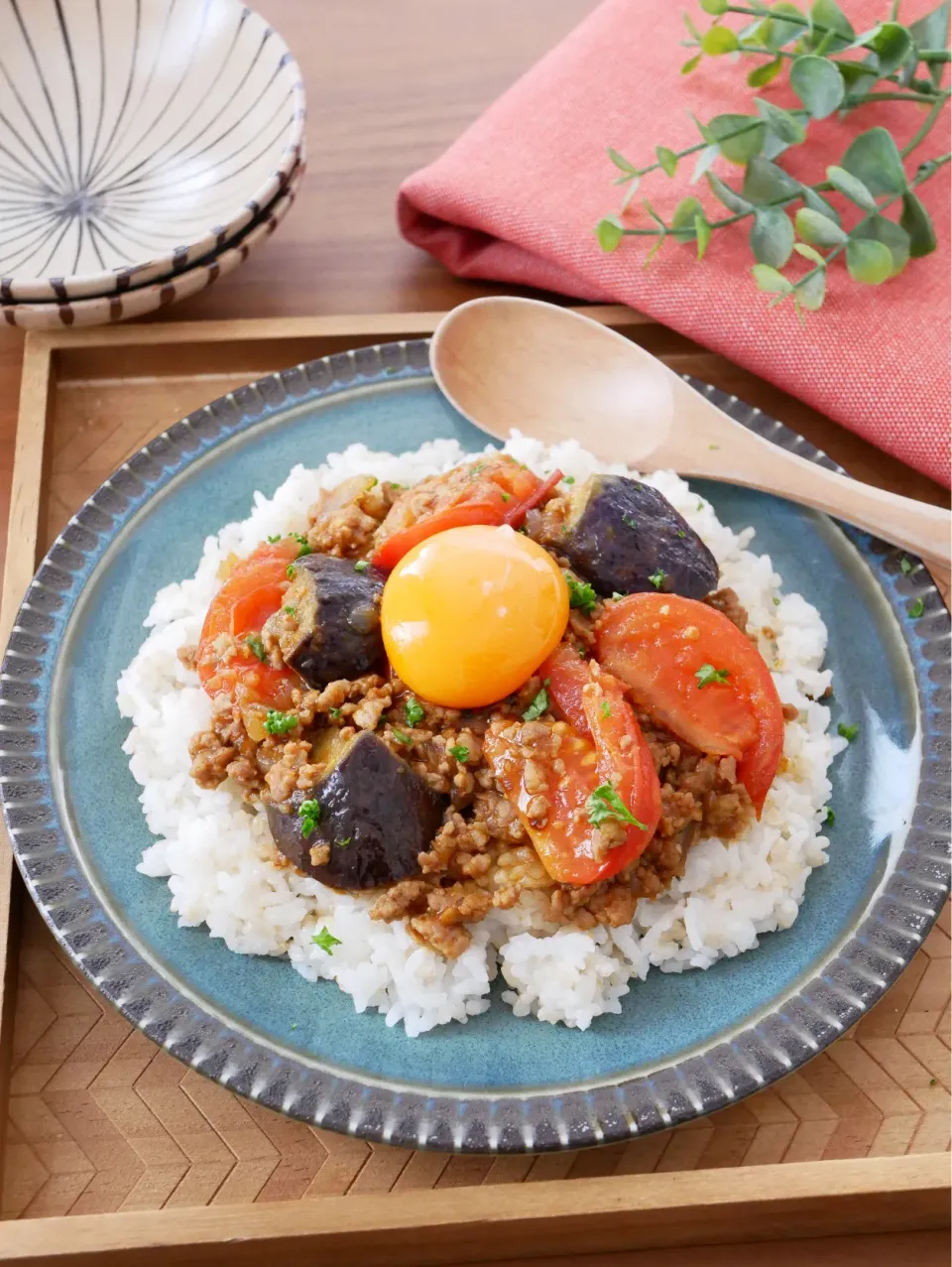 なすとトマトの麻婆カレー丼|maina(米山真衣)さん