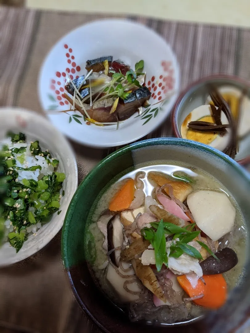 無農薬🥬大根葉のご飯と豚汁💪|やしゃ〜らさん