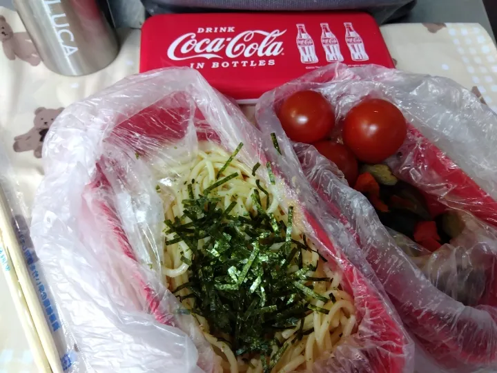 ホンジツのランチ
たらこパスタ、ミニトマト、グリル野菜|ローズガーデンのコックさんさん