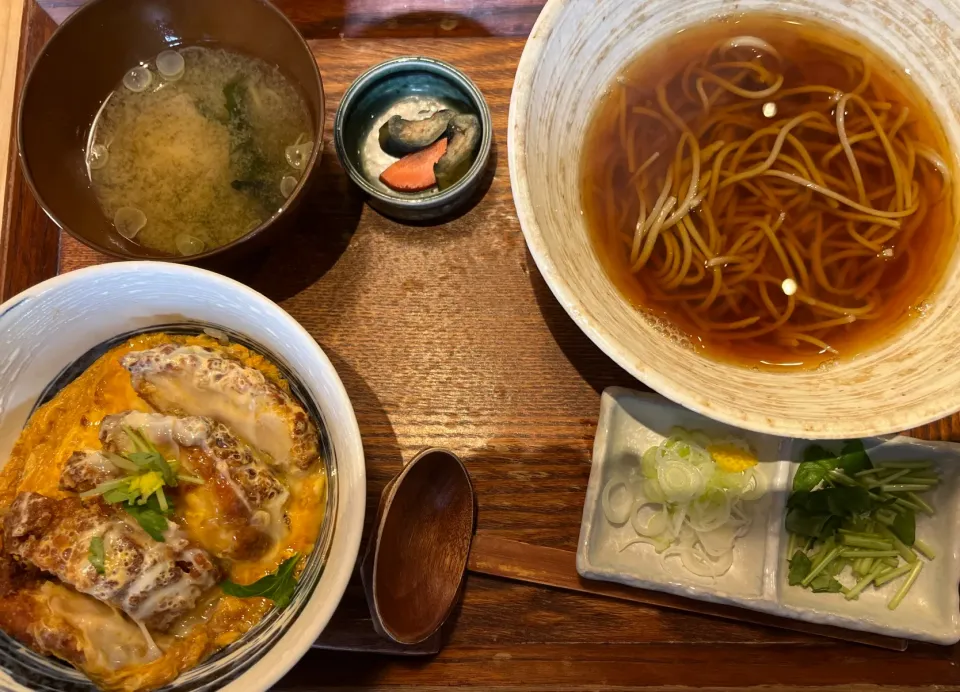 チキンカツ丼＆蕎麦|tadaroさん