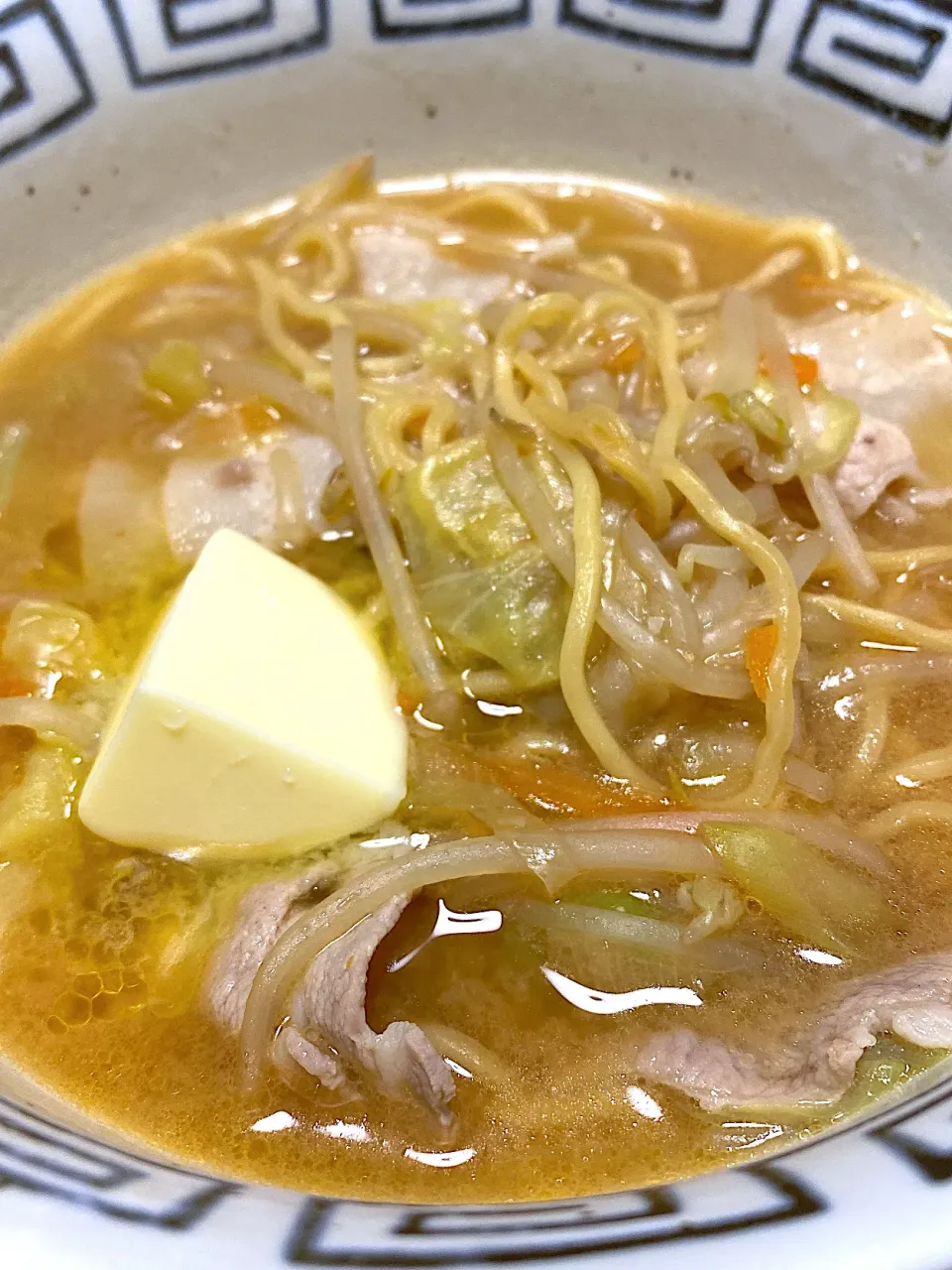 Snapdishの料理写真:煮込みラーメン味噌バター|kaaaaaさん