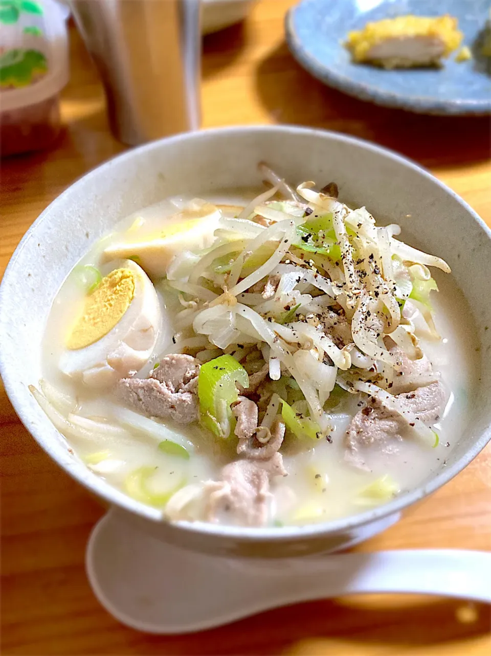 〆の白湯ラーメン|デコさん