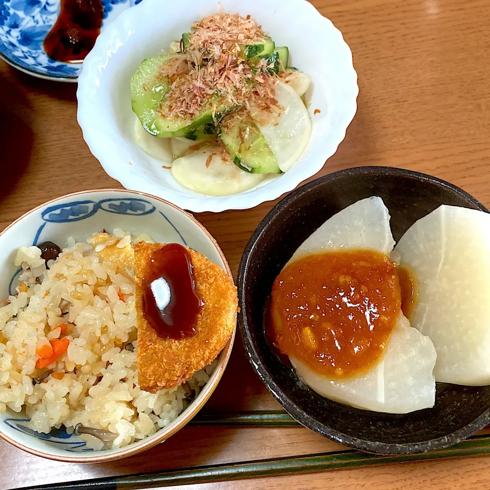 Snapdishの料理写真:炊き込みご飯|みんみんさん