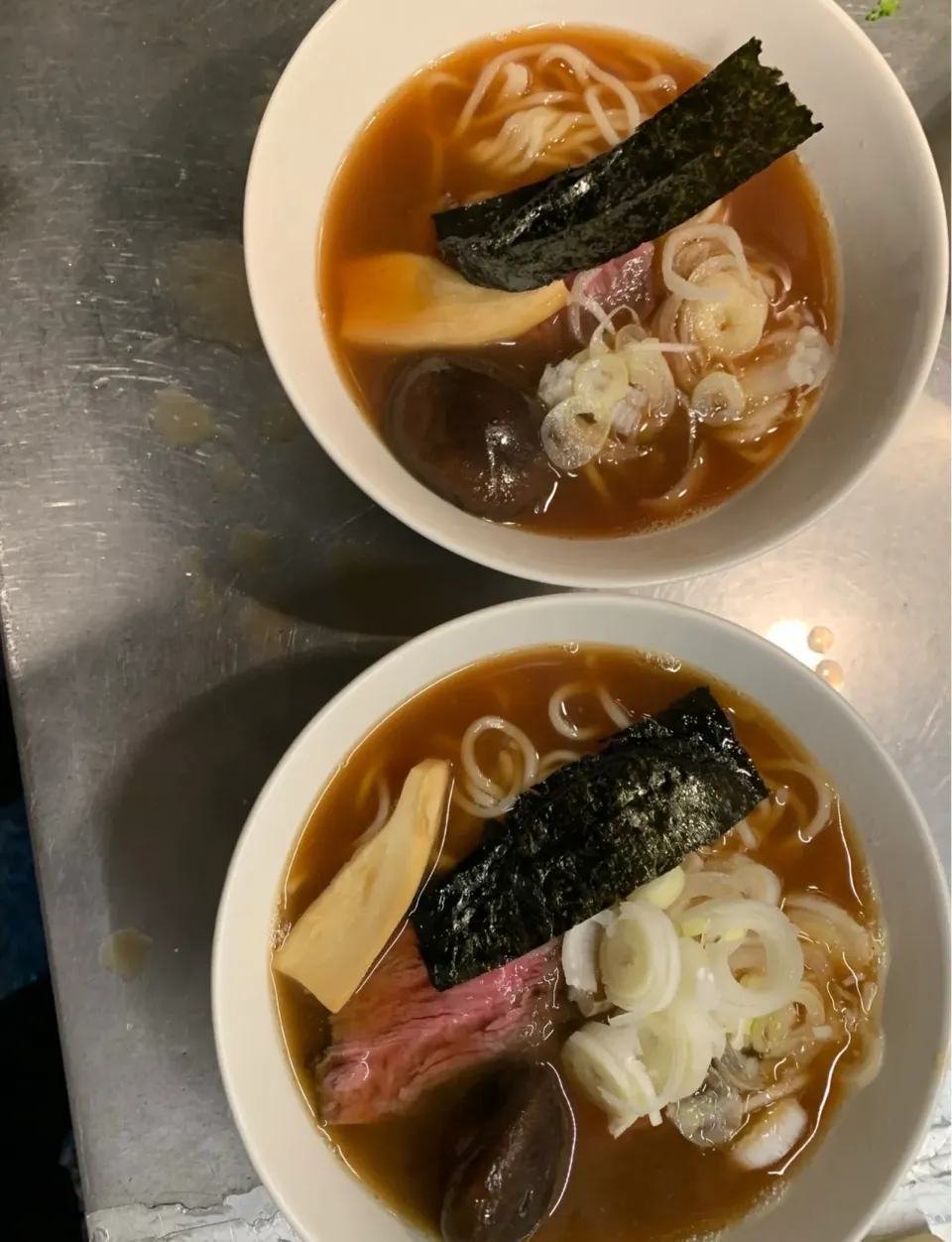 Snapdishの料理写真:お客様のたっての要望ではラーメンを　出汁はコッパでロマーナをナチ出しと和だしを足してカツオあごだし昆布椎茸最高です　麺も自家製です　小さいですがお酒しか飲まないお客様がスープも飲み干して下さいました！ありがたい|上田 健一さん