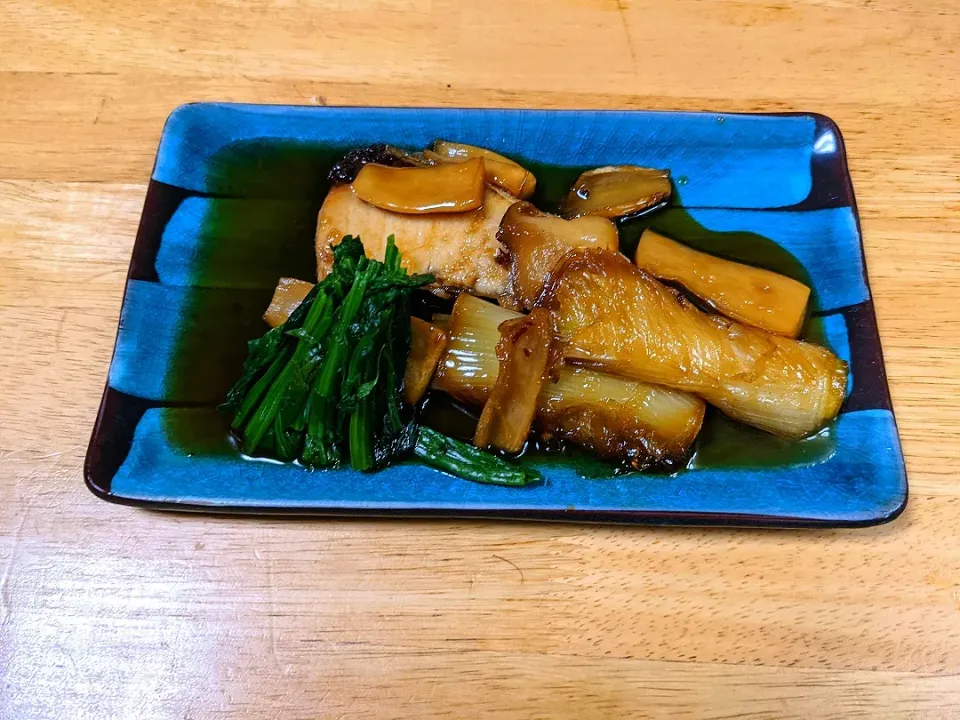 Snapdishの料理写真:養殖ブリの照り焼きです。|トヨシと申します。さん