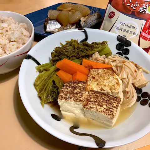 「梅たっぷり うめこんぶ茶」を使ってみたSnapdishの料理・レシピ写真:梅こんぶ茶でわさび菜の湯豆腐