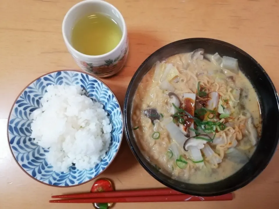 Snapdishの料理写真:ラーメン|よっちんさん