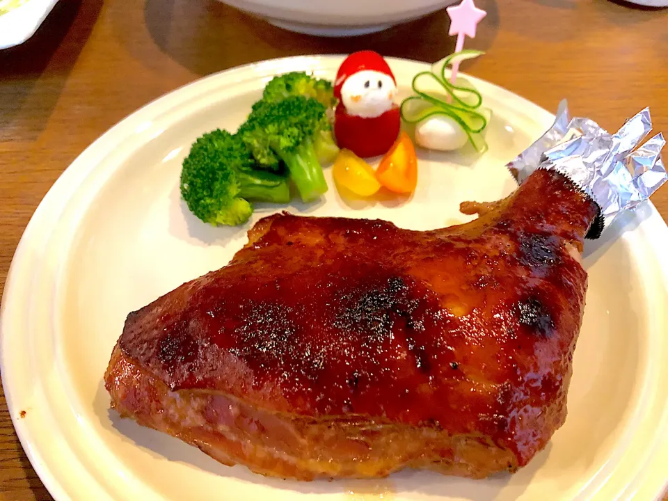 ローストチキンとミニトマトのサンタきゅうりのツリー|きょうちゃんさん