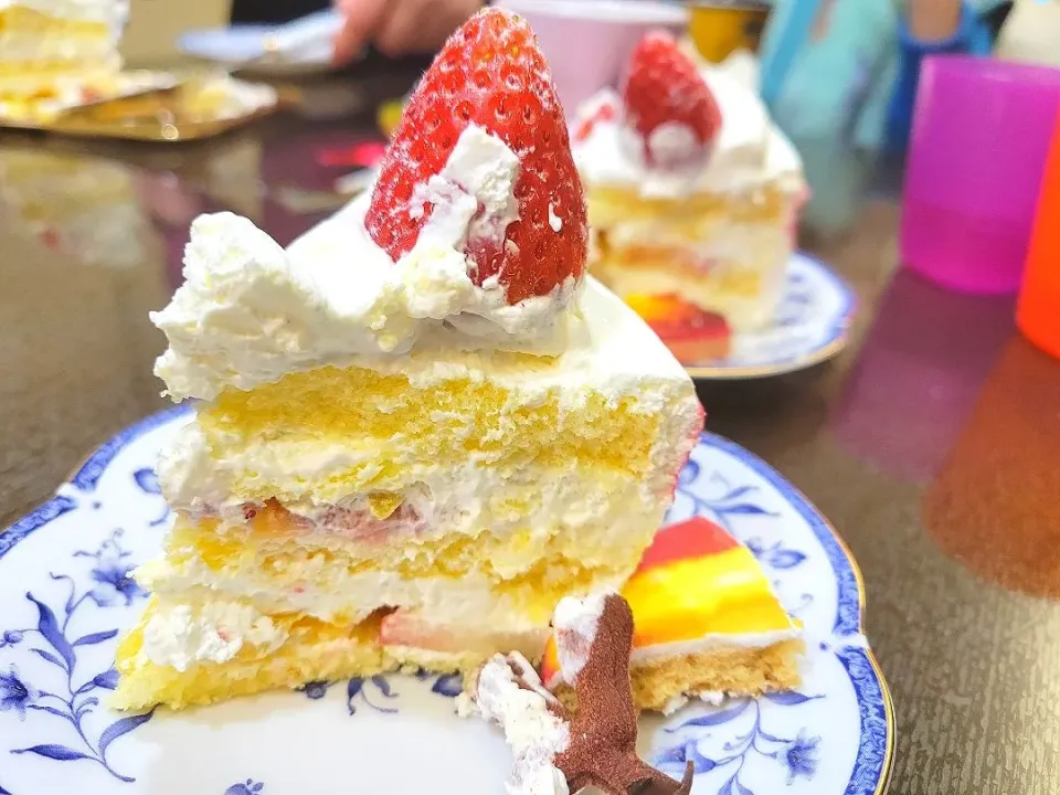 Snapdishの料理写真:木いちごケーキ🍰|Macchanさん