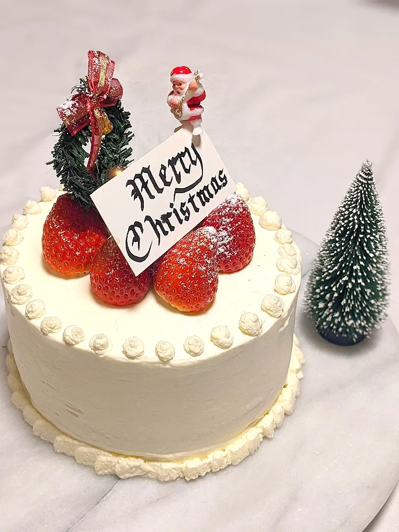 Snapdishの料理写真:手作りクリスマスケーキ🎄
~カリグラフィしたカードと🖊~|orchidさん