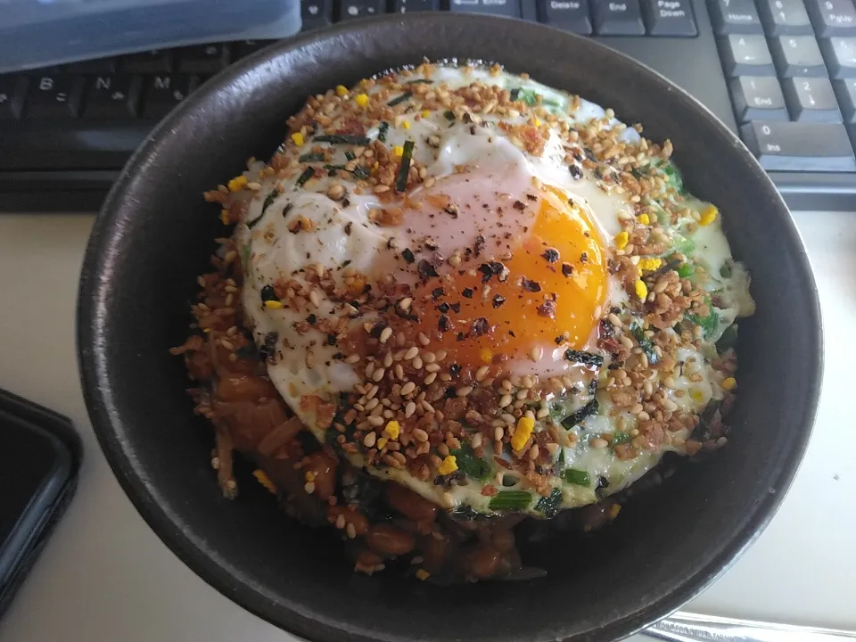 なめ茸と肉そぼろ入りショゴス丼|darkbaronさん