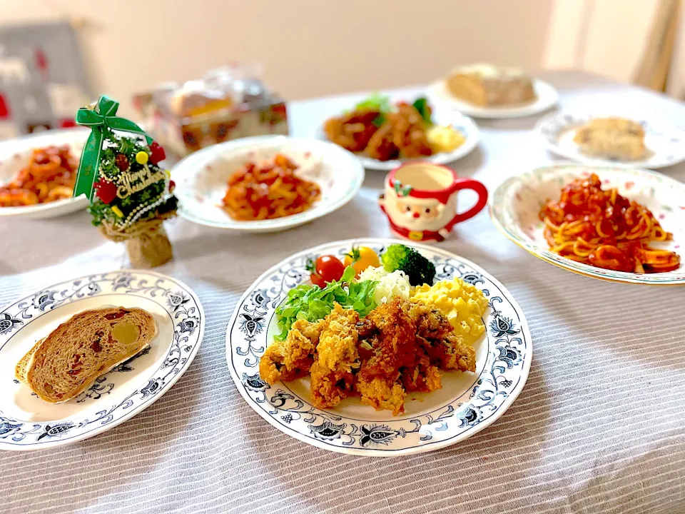 カキフライとイカのトマトソースパスタとシュトーレン🎄🎅🎉|ゆかりさん