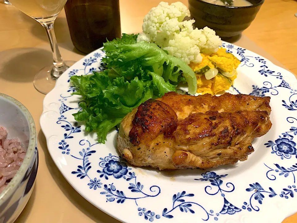 Snapdishの料理写真:鶏むね肉のワインビネガーで照り焼き|かなっぺさん