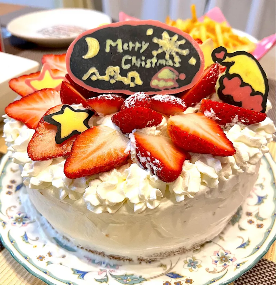 Snapdishの料理写真:娘の手作りクリスマスケーキ|Kouji  Kobayashiさん